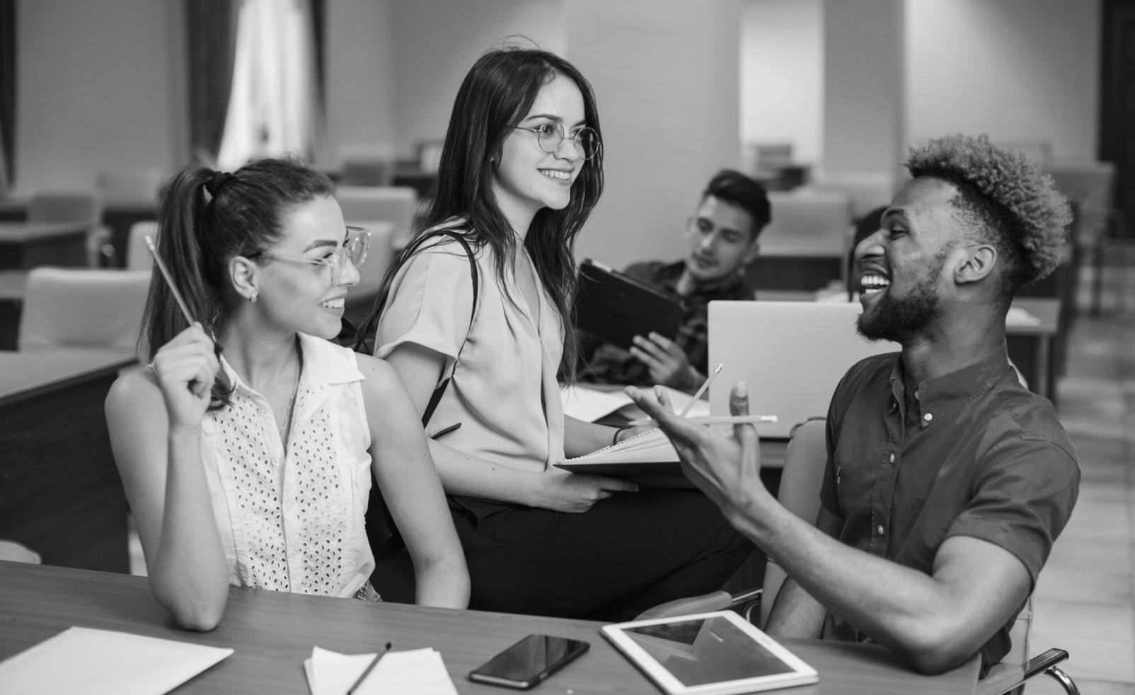 Netzwerkadministration mit Monitoring-Dashboard im Einsatz